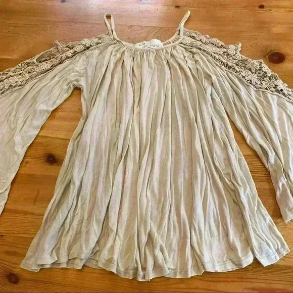 Vintage Havana cold shoulder crocheted top - Picture 7 of 7